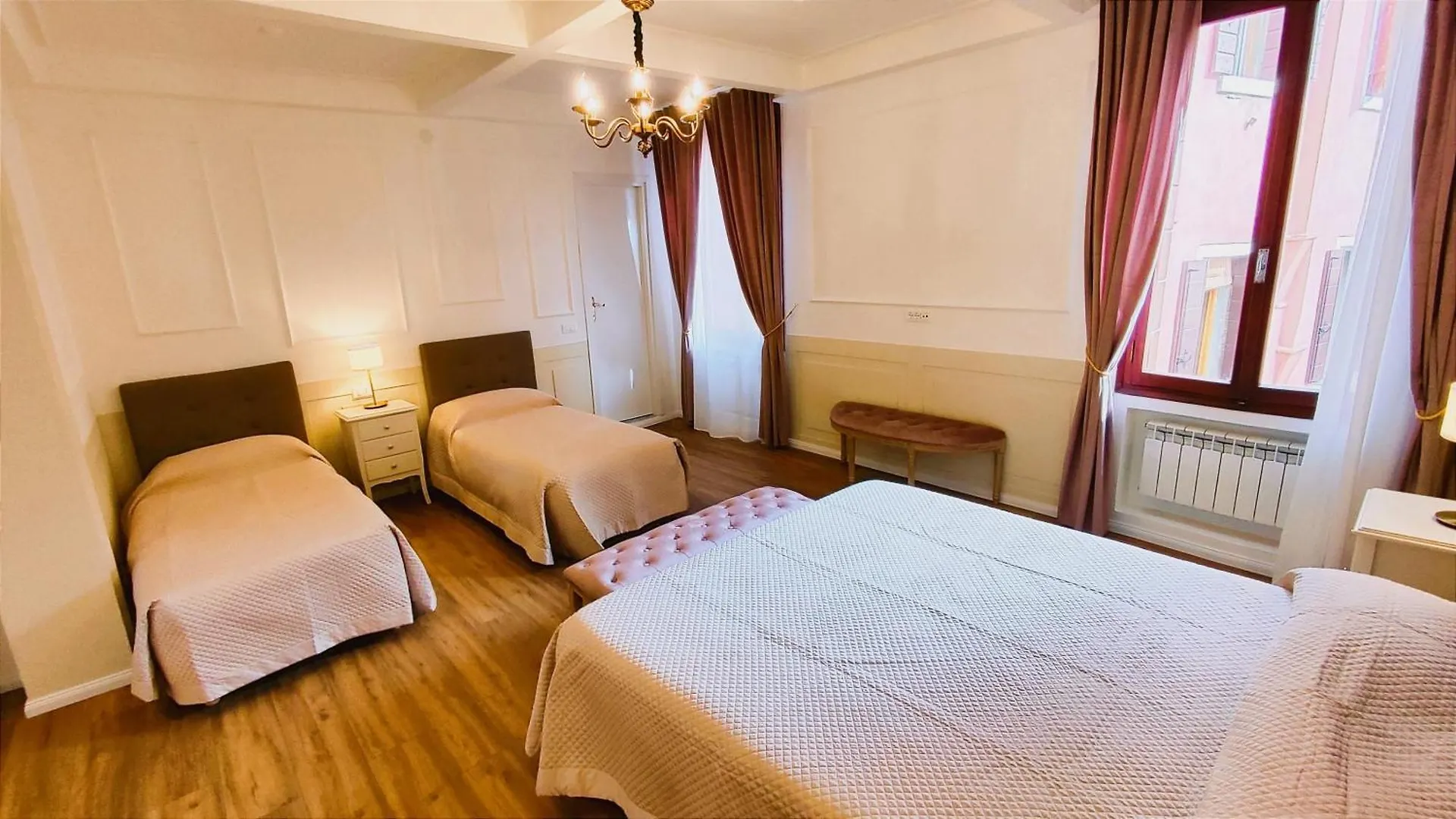 Venice Twist Suite